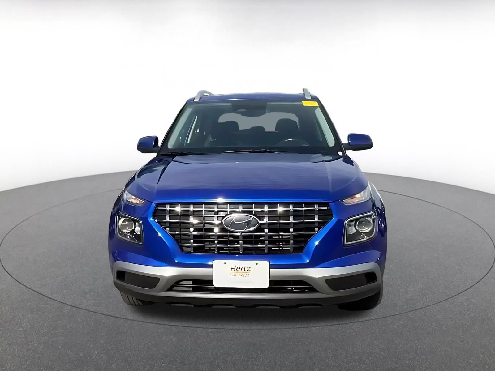 Used 2025 Hyundai Venue SEL FWD image 4