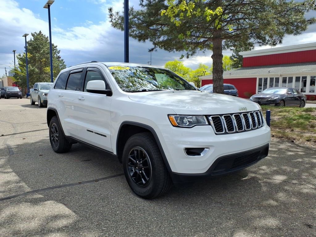 Used 2020 Jeep Grand Cherokee Laredo AWD/4WD image 3