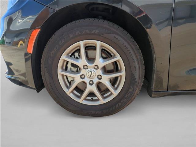 Used 2022 Chrysler Pacifica Touring-L FWD image 23