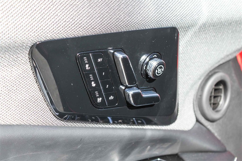 Used 2025 Cadillac Optiq Sport 2 w/ LPO, Floor Liner Package image 27