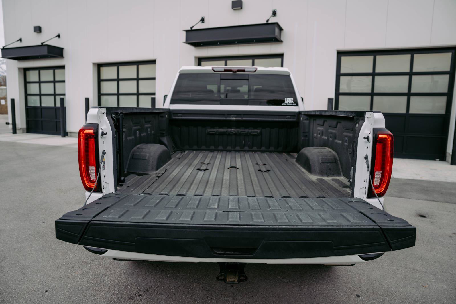 Used 2020 GMC Sierra 2500 Denali w/ Gooseneck/5TH Wheel Package image 9