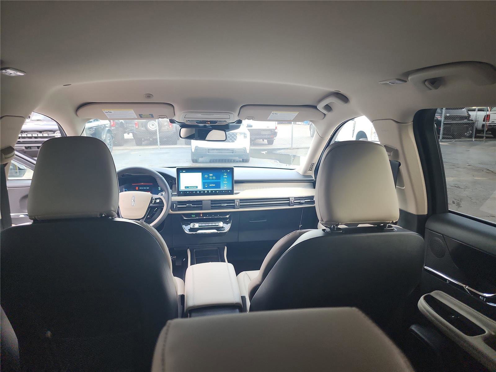 New 2026 Lincoln Corsair Premiere image 19