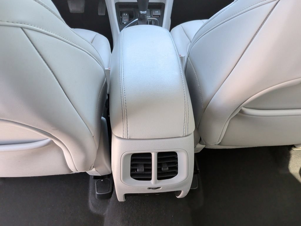 Used 2020 Jeep Cherokee Latitude Plus FWD image 35