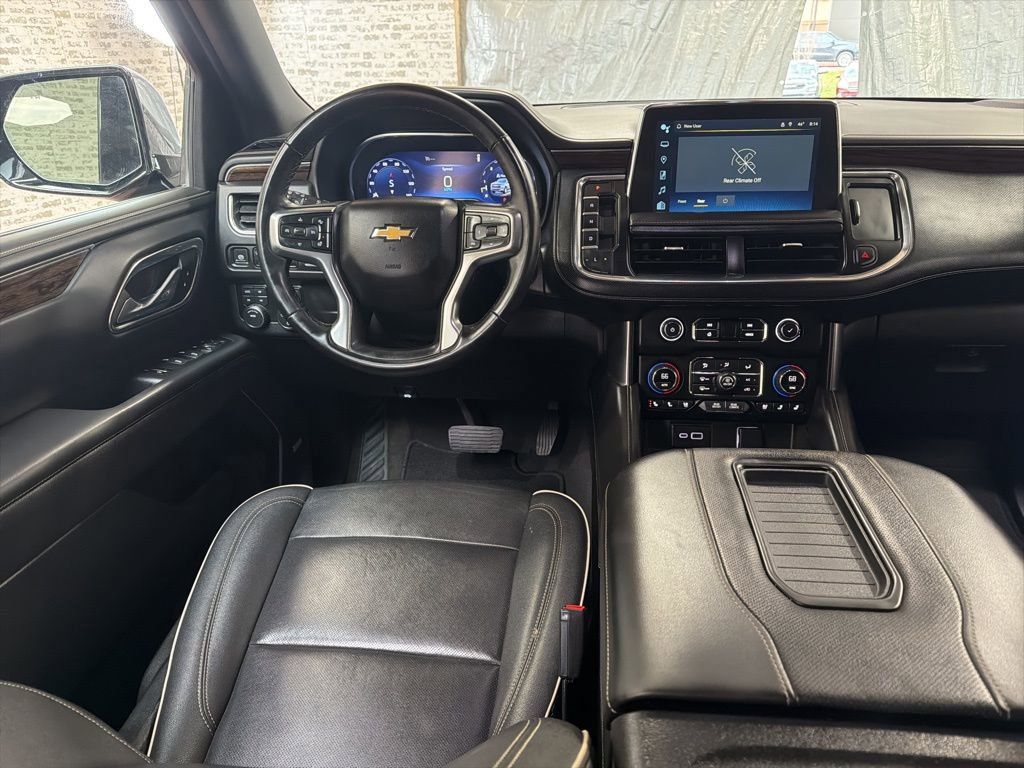 Used 2023 Chevrolet Suburban Premier image 17
