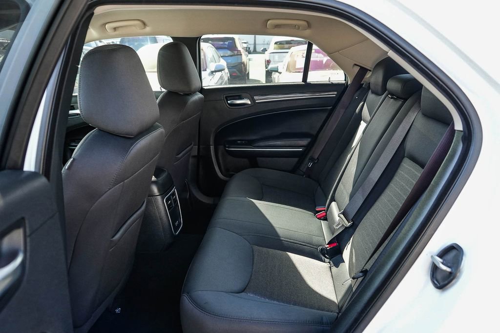 Used 2021 Chrysler 300 Touring w/ Sport Appearance Package RWD image 17