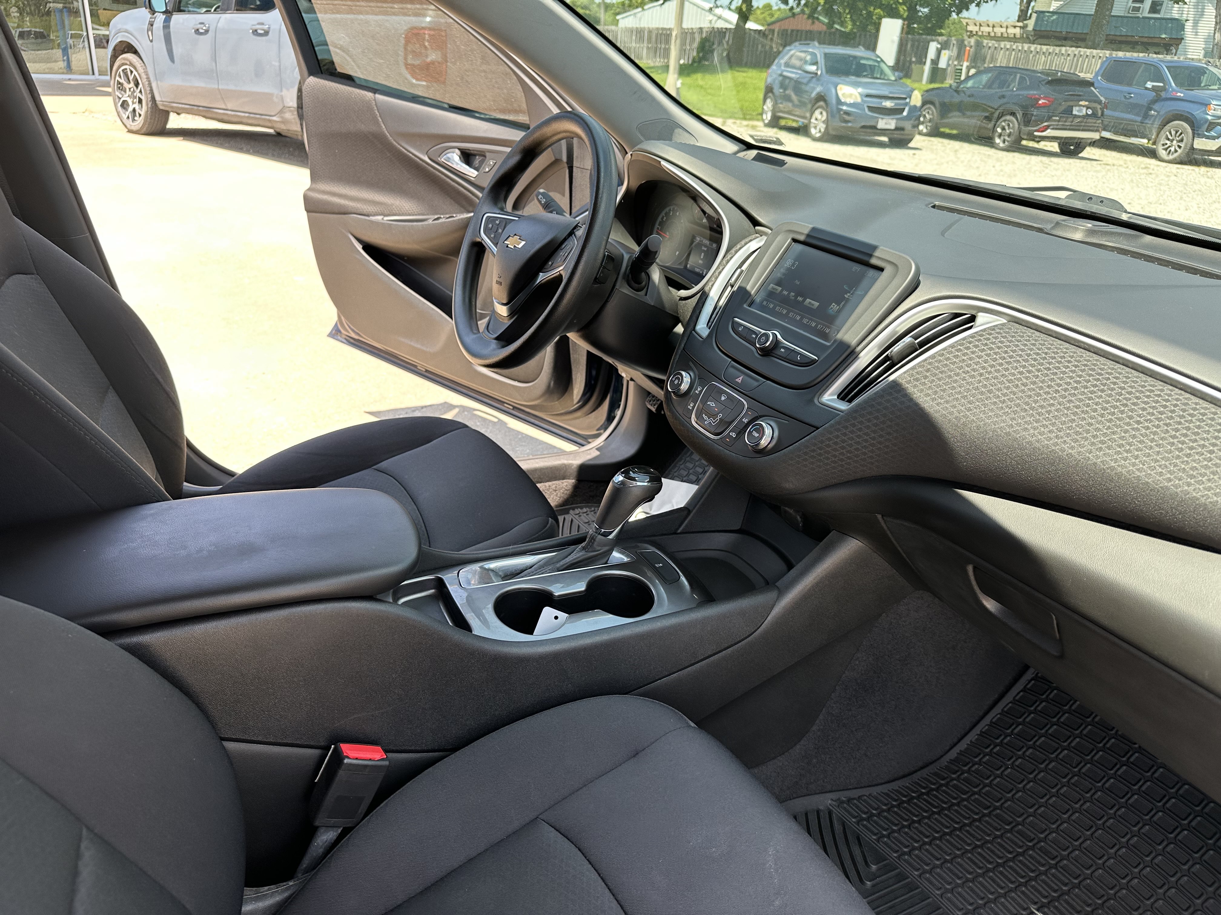 Used 2017 Chevrolet Malibu LS FWD image 26