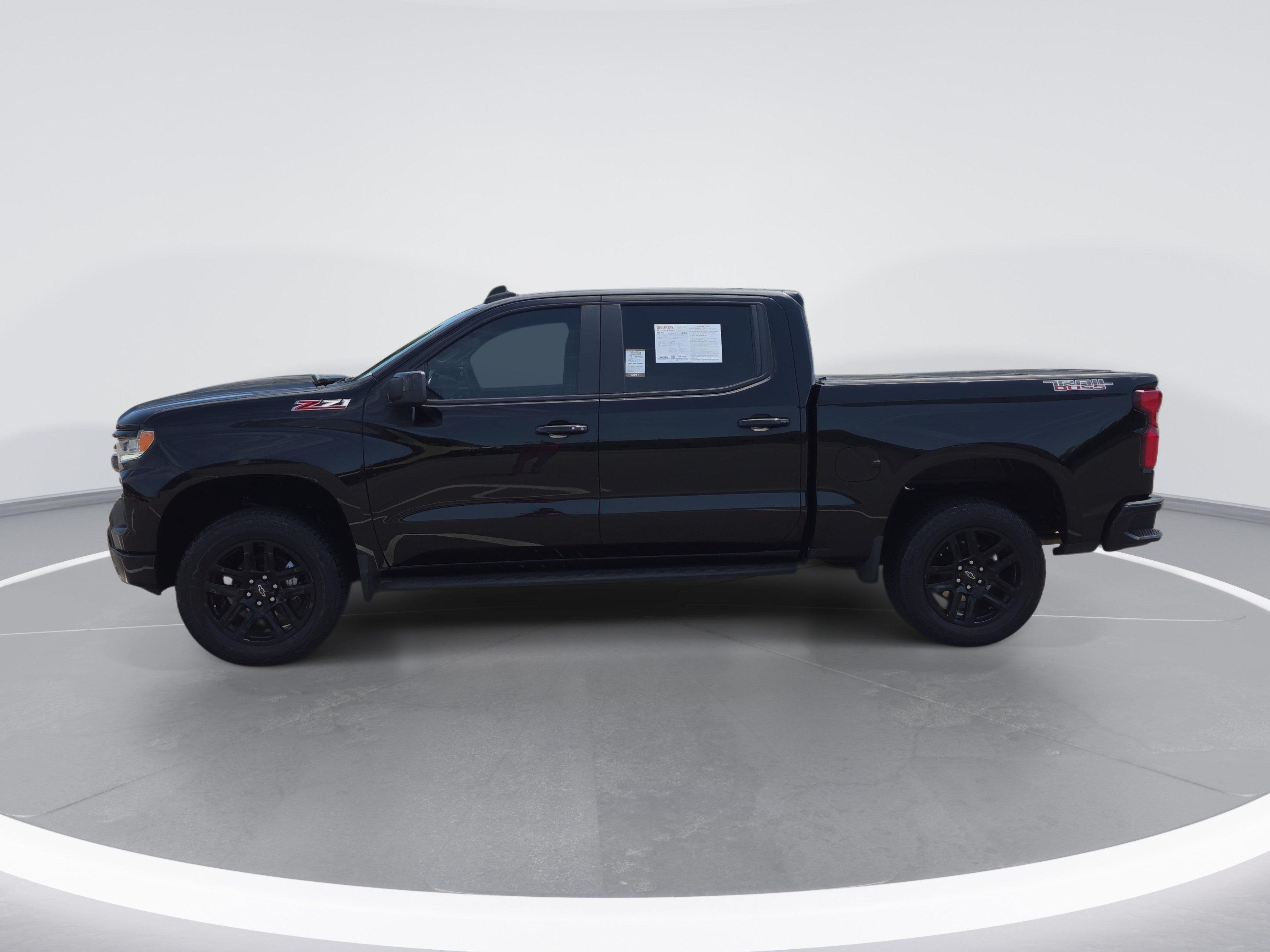 Used 2025 Chevrolet Silverado 1500 LT Trail Boss w/ Convenience Package II AWD/4WD image 6