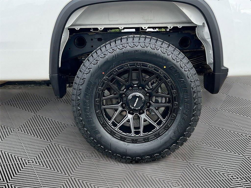 Used 2024 Chevrolet Silverado 2500 LT image 28