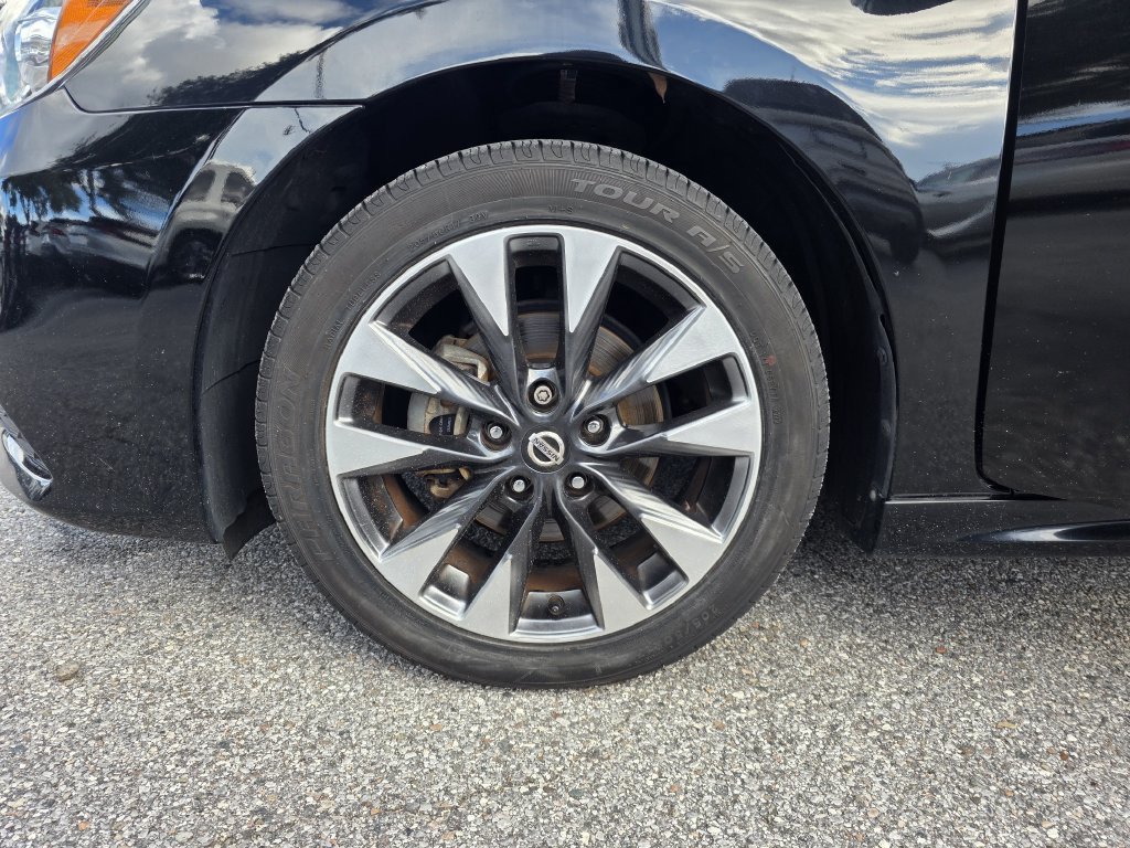 Used 2019 Nissan Sentra SR FWD image 28