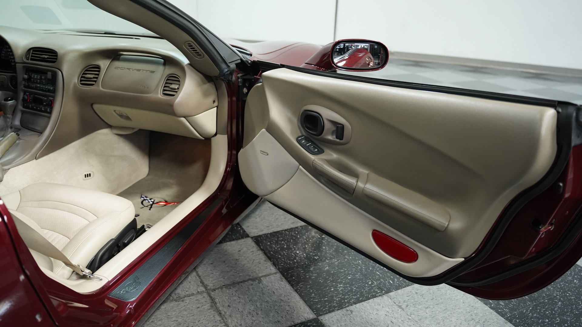 Used 2003 Chevrolet Corvette 50th Anniversary Edition w/ Preferred Equipment Group image 38