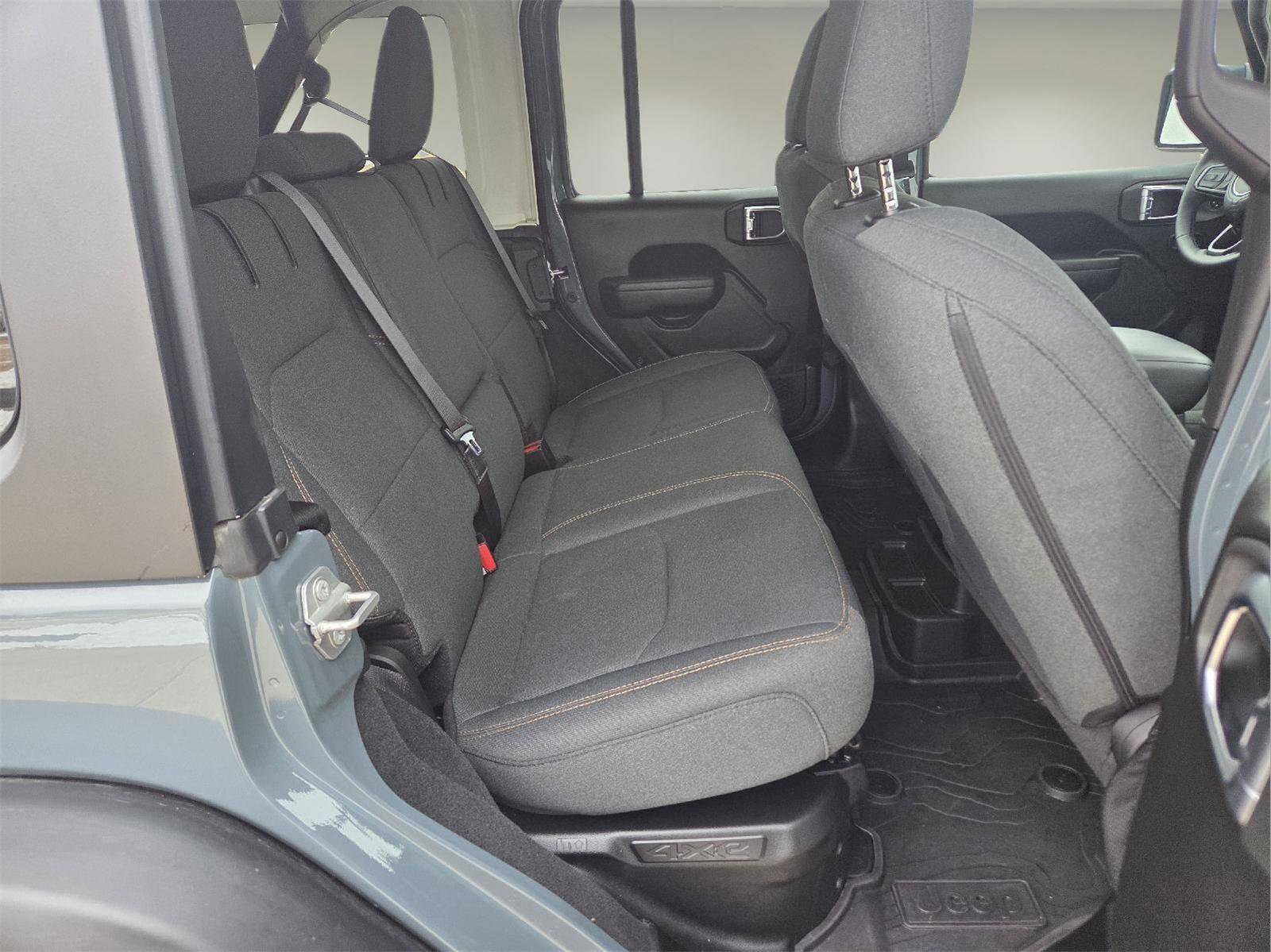 Used 2025 Jeep Wrangler Willys image 63