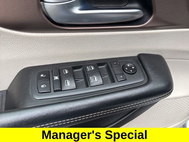 Used 2020 Chrysler Voyager Lxi image 14