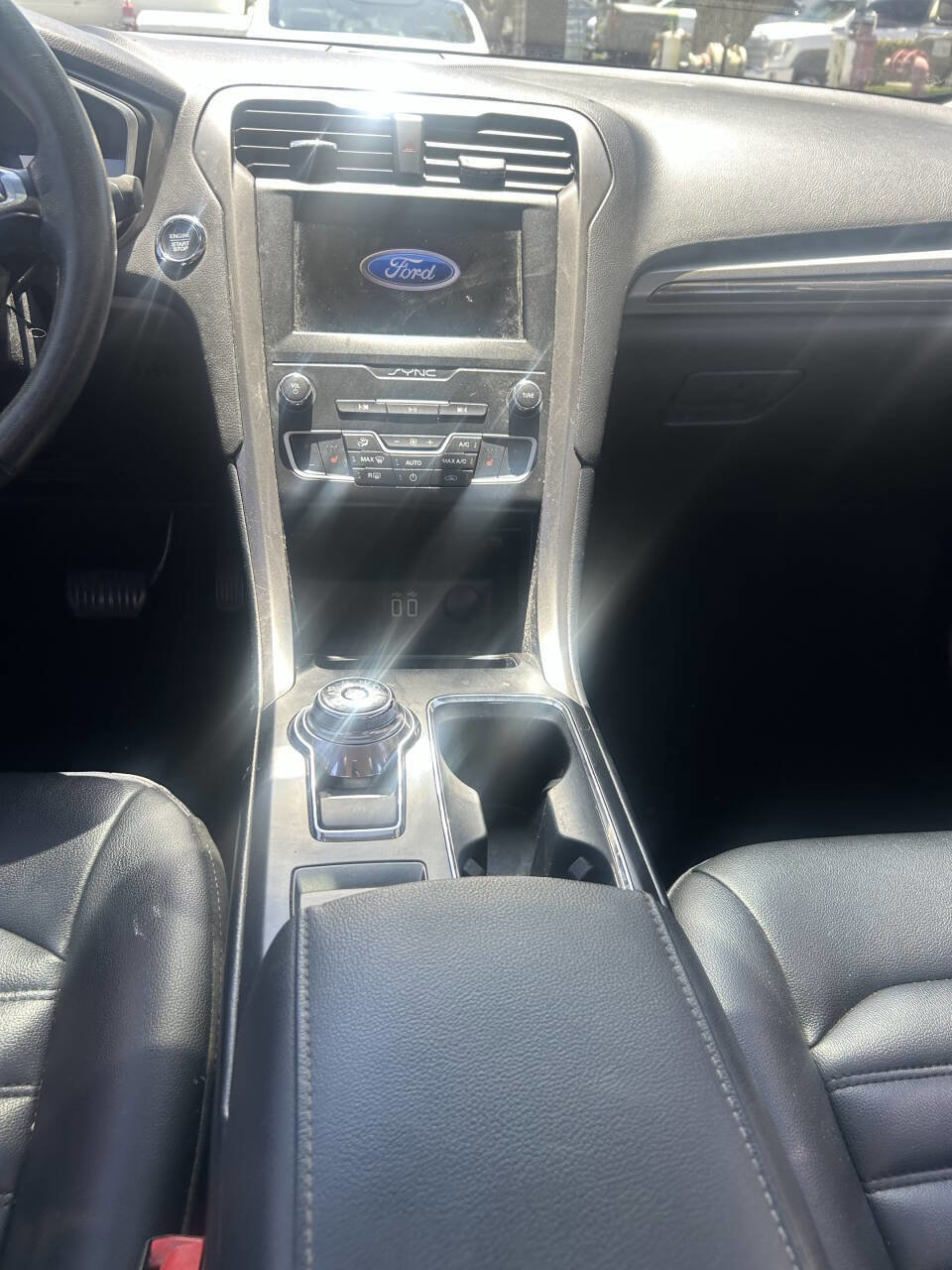 Used 2019 Ford Fusion SEL FWD image 4
