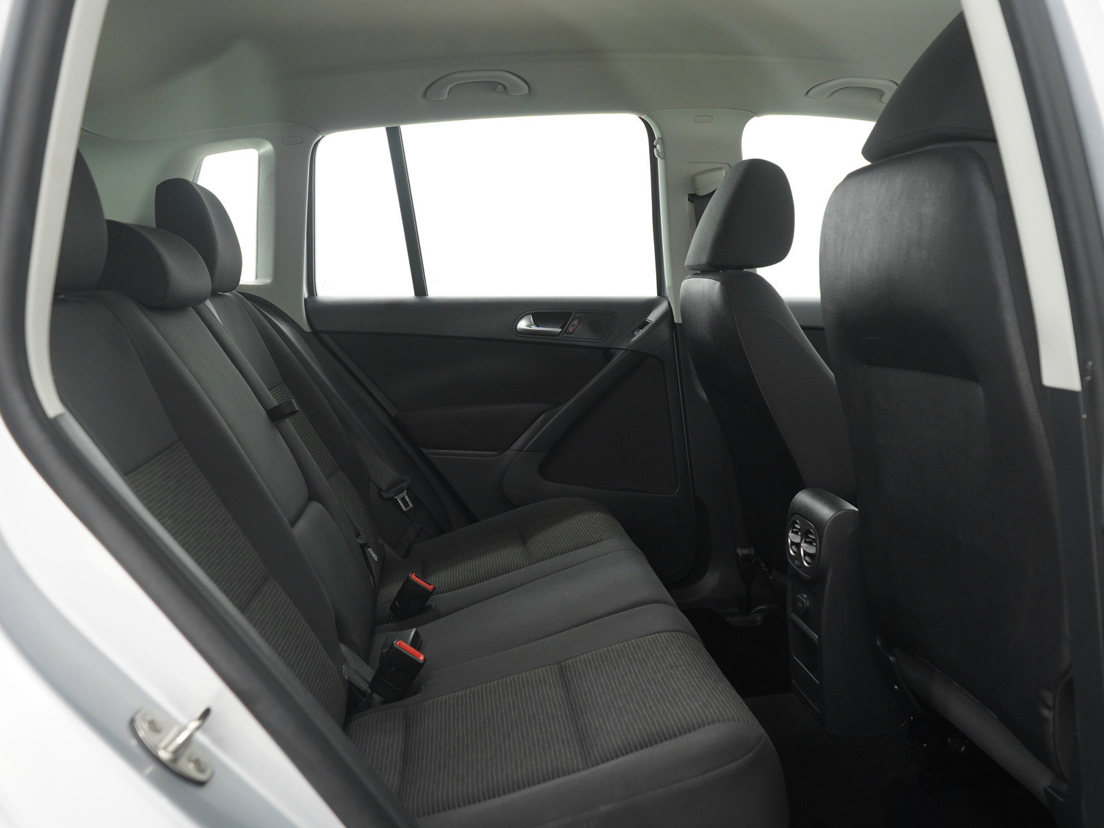 Used 2017 Volkswagen Tiguan S image 13