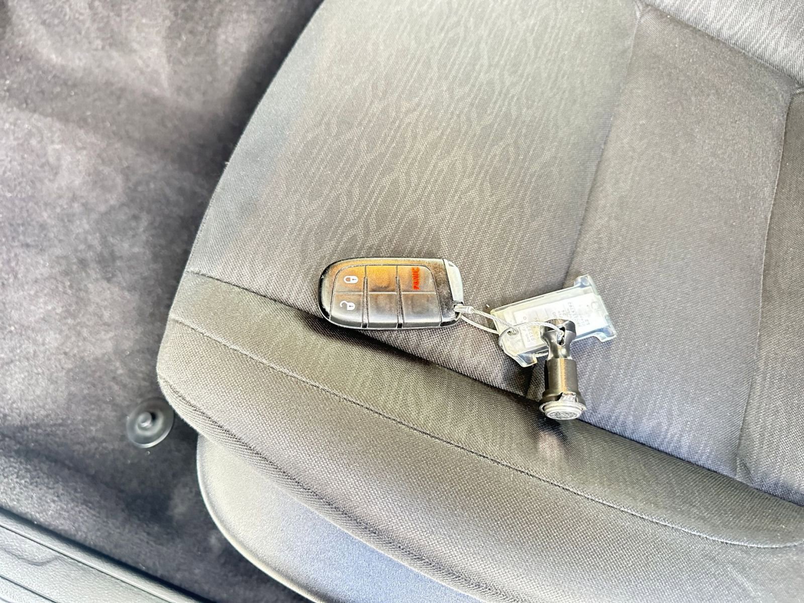 Used 2024 Dodge Durango SXT image 28