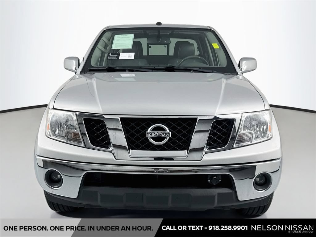 Used 2019 Nissan Frontier SL RWD image 2