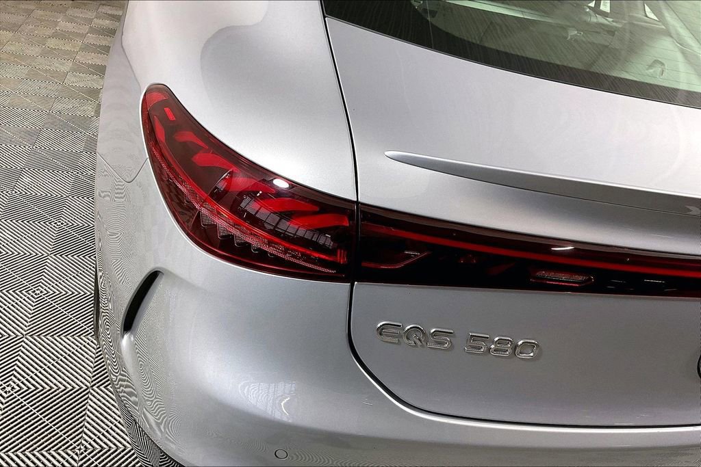 Used 2022 Mercedes-Benz EQS 580 4MATIC Sedan image 27