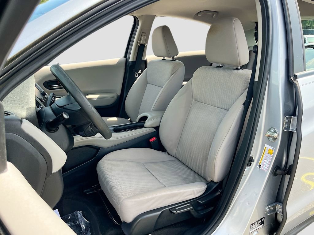 Used 2017 Honda HR-V LX image 19