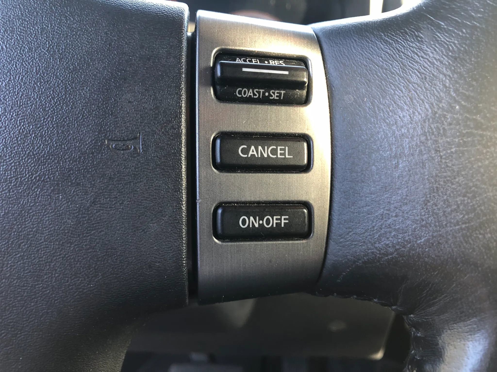 Used 2012 Nissan Titan SV w/ SV Premium Utility Pkg image 27