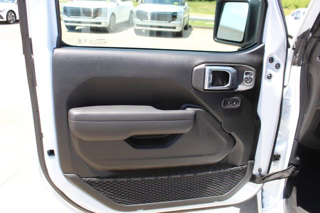New 2026 Jeep Gladiator Sport AWD/4WD image 11