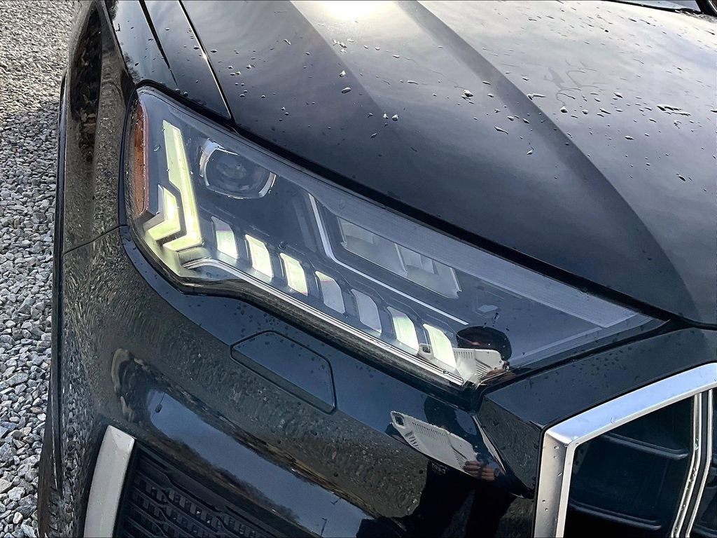 Used 2022 Audi SQ7 Premium Plus w/ SQ7 Executive Package image 28