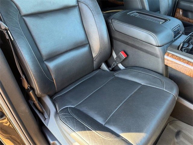 Used 2020 Chevrolet Suburban Premier image 18