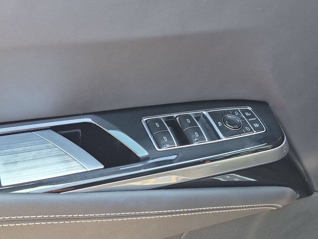 New 2026 Cadillac Escalade V w/ LPO, ONYX Package AWD/4WD image 23