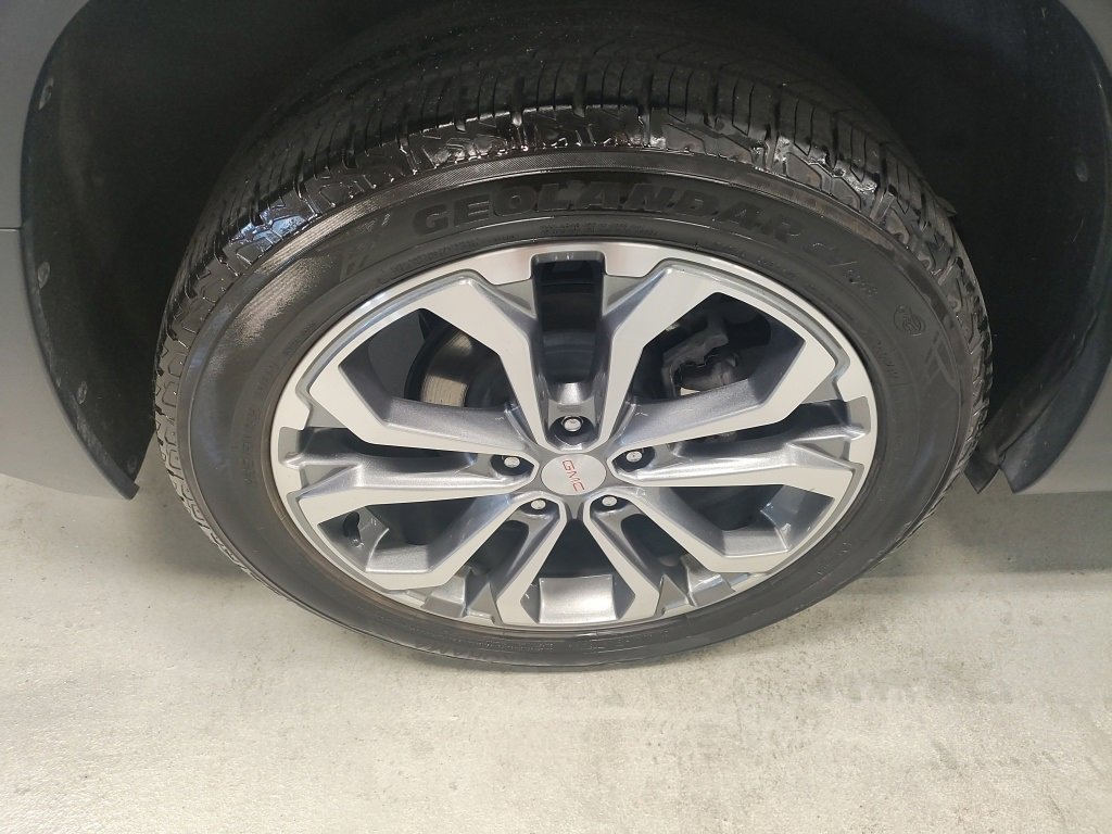 Used 2020 GMC Terrain SLT w/ Preferred Package image 3