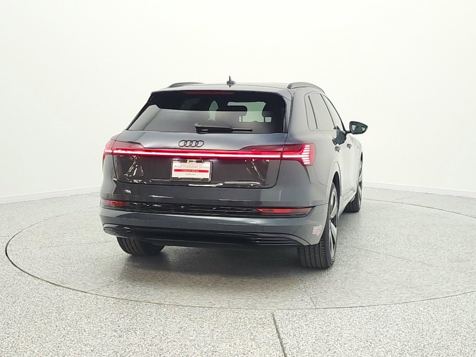 Used 2023 Audi e-tron Premium Plus w/ Premium Plus Package AWD/4WD image 6