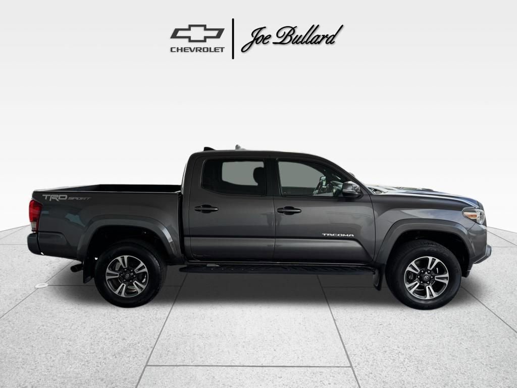 Used 2016 Toyota Tacoma TRD Sport w/ Towing Package RWD image 7