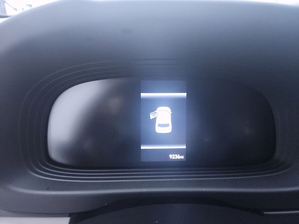 Used 2025 Hyundai Venue SEL FWD image 15