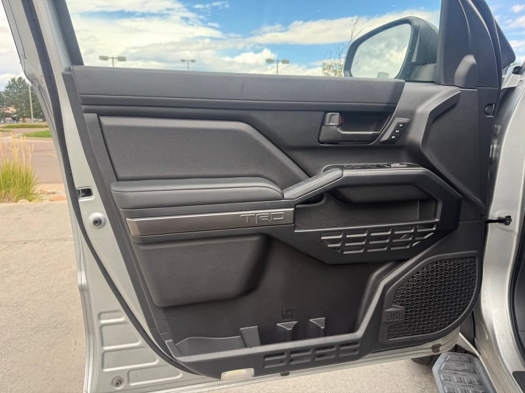 Used 2025 Toyota 4Runner TRD Off-Road Premium AWD/4WD image 12