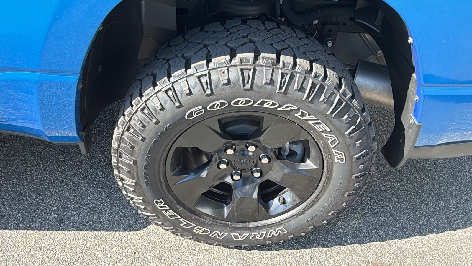 Used 2025 RAM 1500 Warlock AWD/4WD image 12