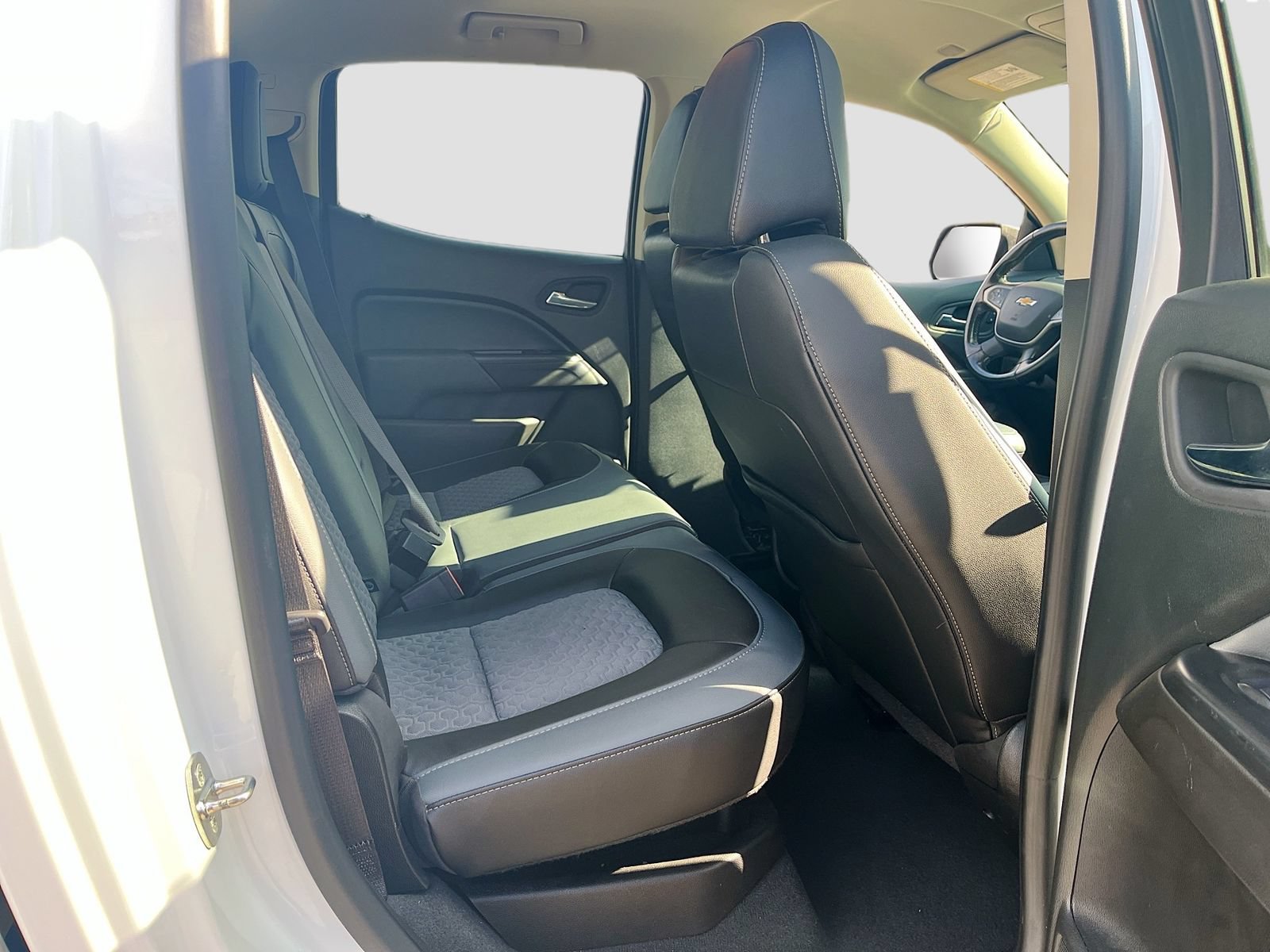 Used 2022 Chevrolet Colorado Z71 AWD/4WD image 27