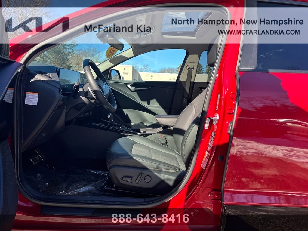 Used 2023 Kia Niro EX Touring image 11