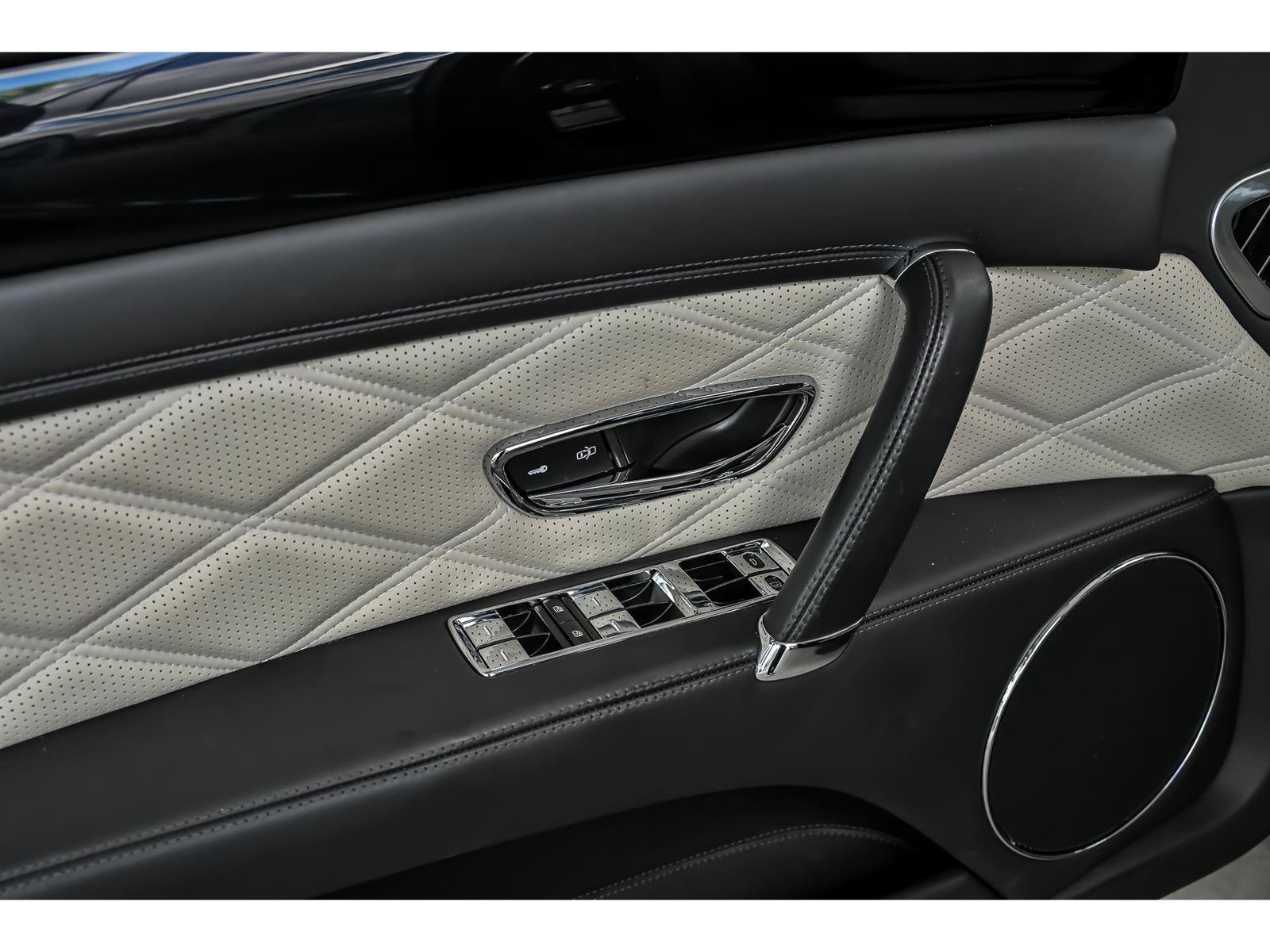 Used 2014 Bentley Flying Spur W12 AWD/4WD image 9