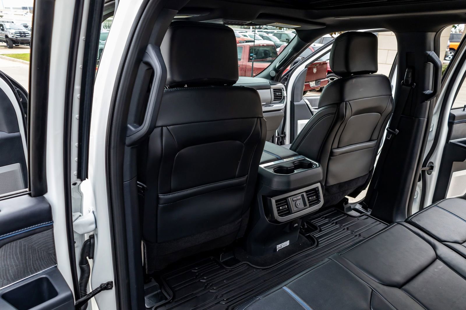 Used 2025 Ford F250 Platinum w/ Tremor Off-Road Package image 34