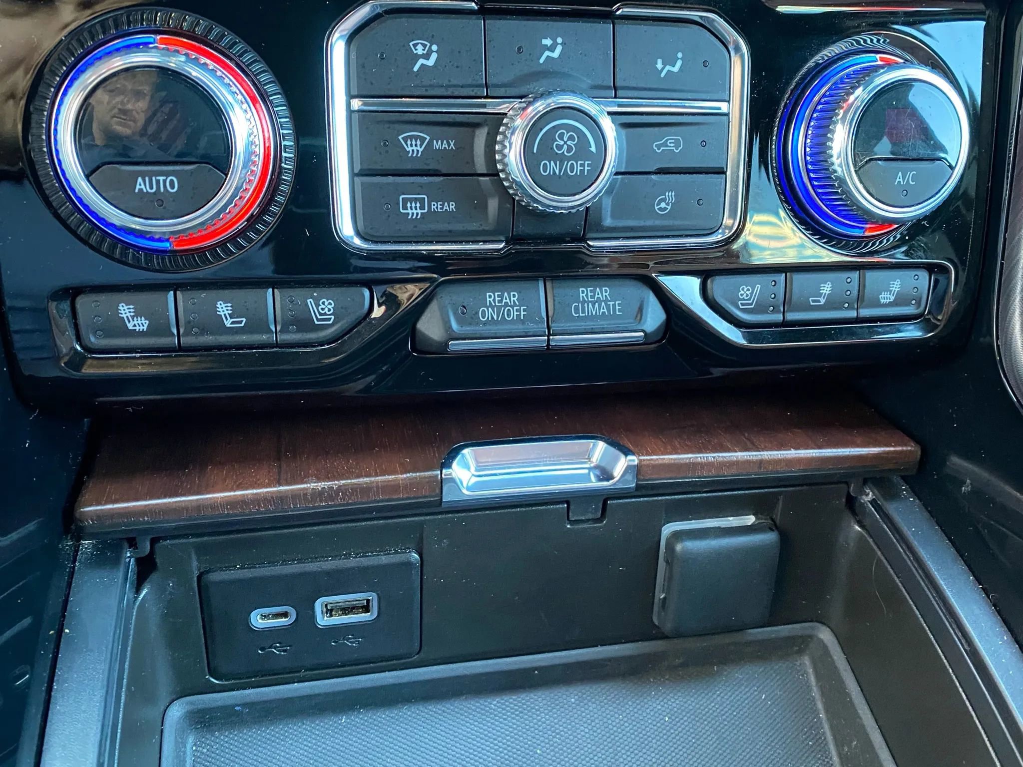 Used 2023 GMC Yukon XL Denali Ultimate image 20