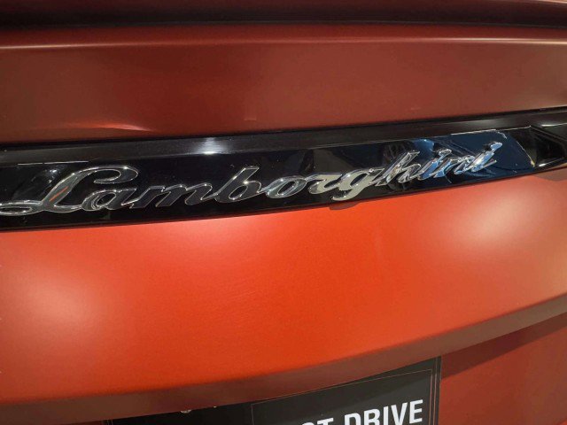 Used 2019 Lamborghini Urus image 21