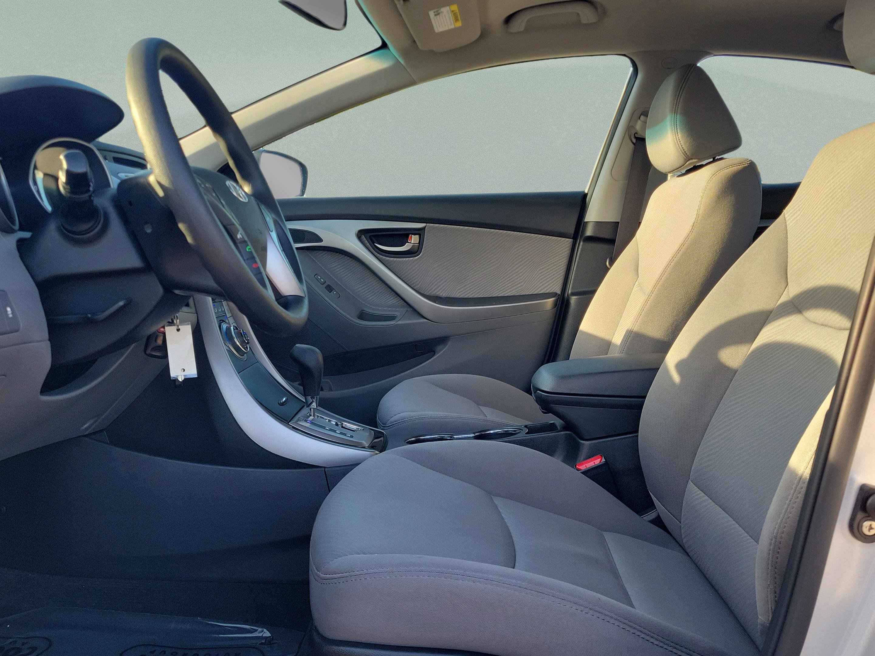 Used 2013 Hyundai Elantra GLS w/ Preferred Pkg image 19