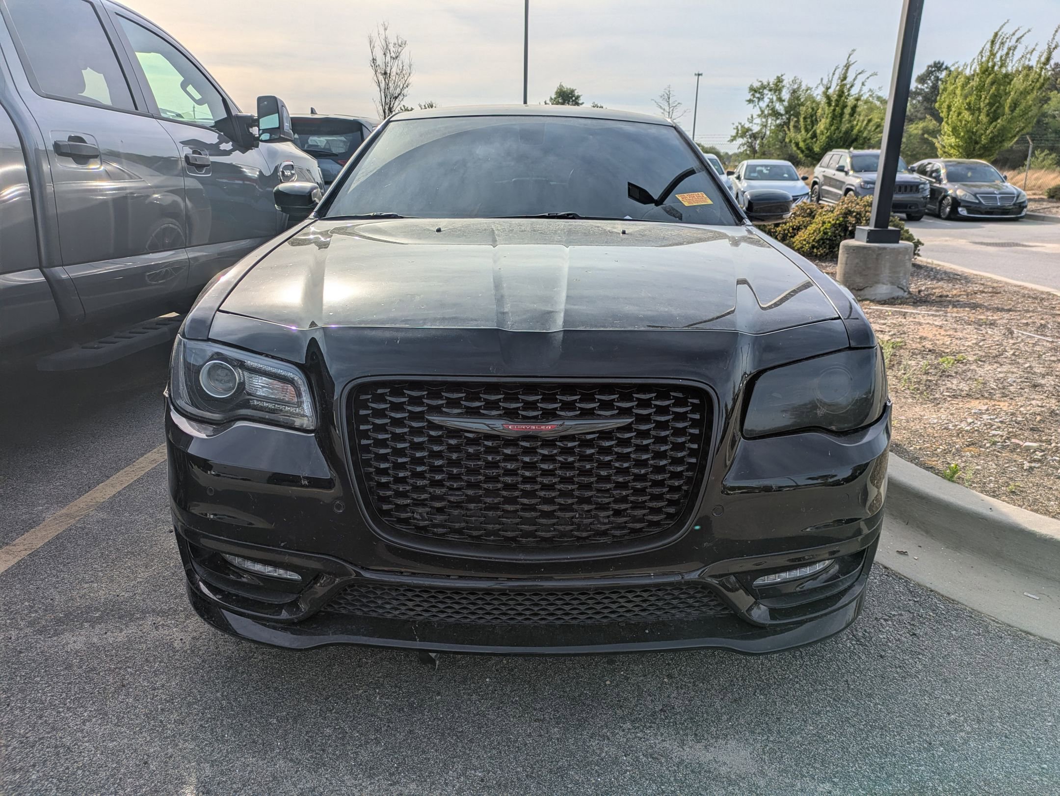 Used 2022 Chrysler 300 Touring L w/ Comfort Group image 2