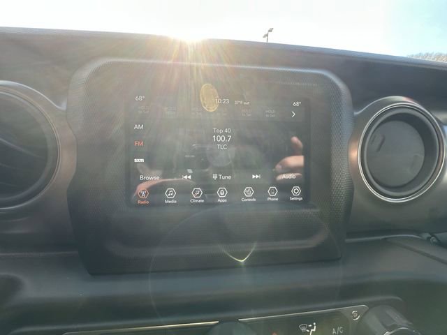 Used 2022 Jeep Gladiator Willys image 21