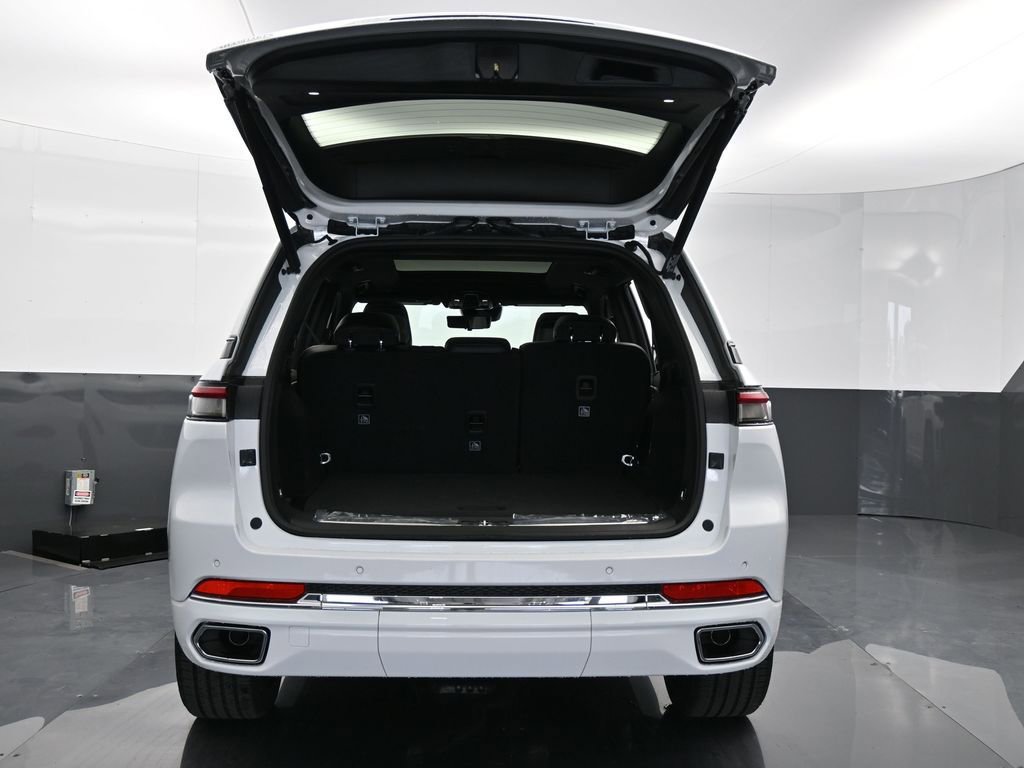 Used 2024 Jeep Grand Cherokee Overland w/ Luxury Tech Group IV image 30