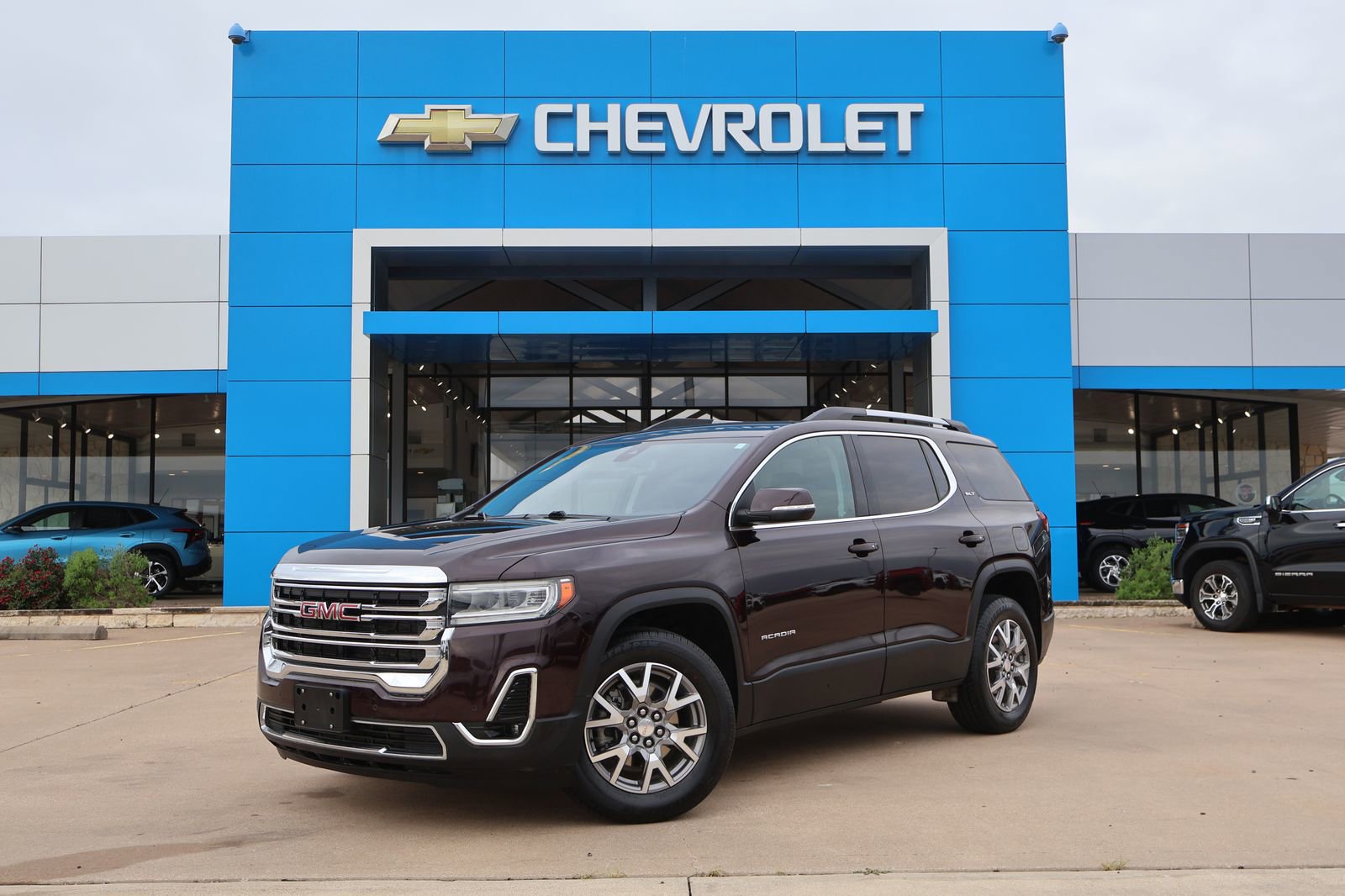 Used 2021 GMC Acadia SLT FWD image 1