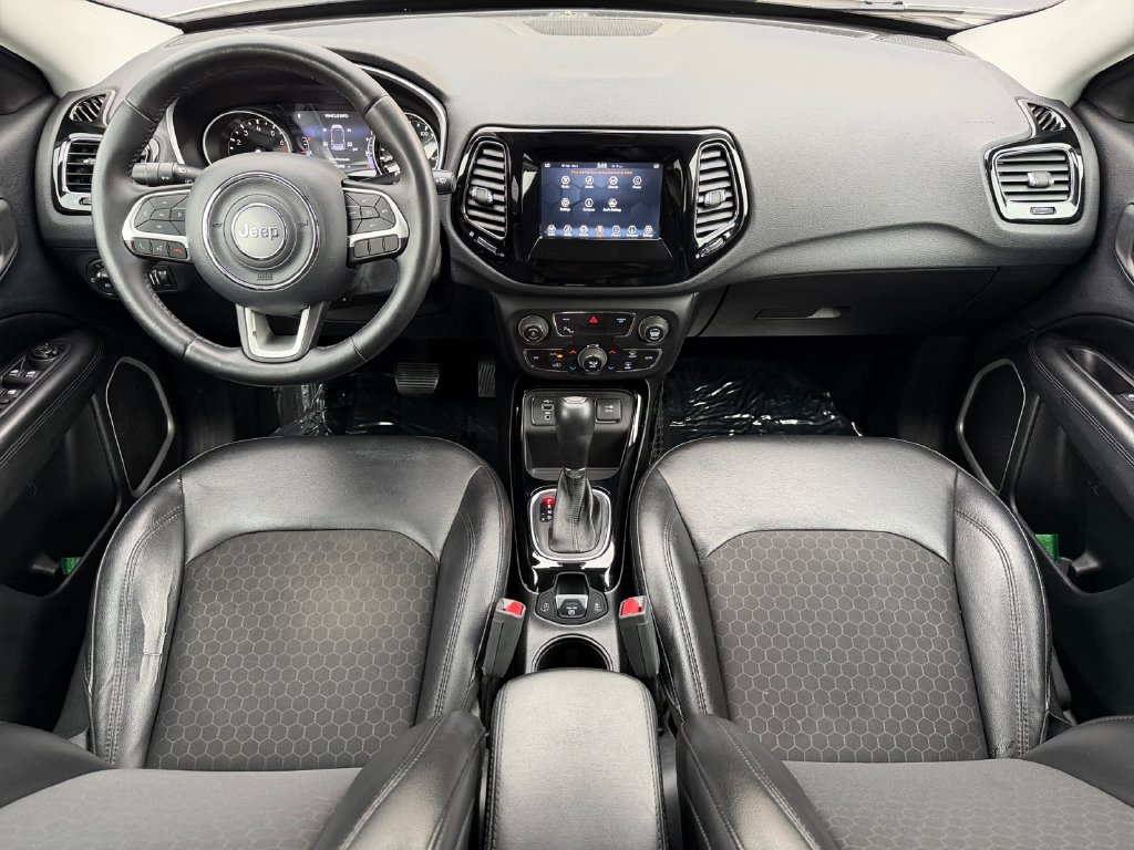 Used 2019 Jeep Compass Latitude FWD image 16