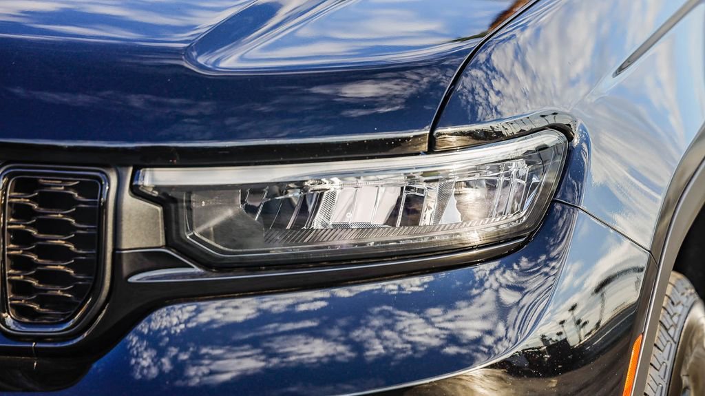 New 2025 Jeep Grand Cherokee L Altitude image 5