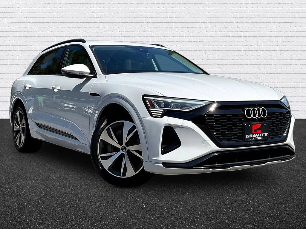 Used 2024 Audi Q8 e-tron Premium AWD/4WD image 3