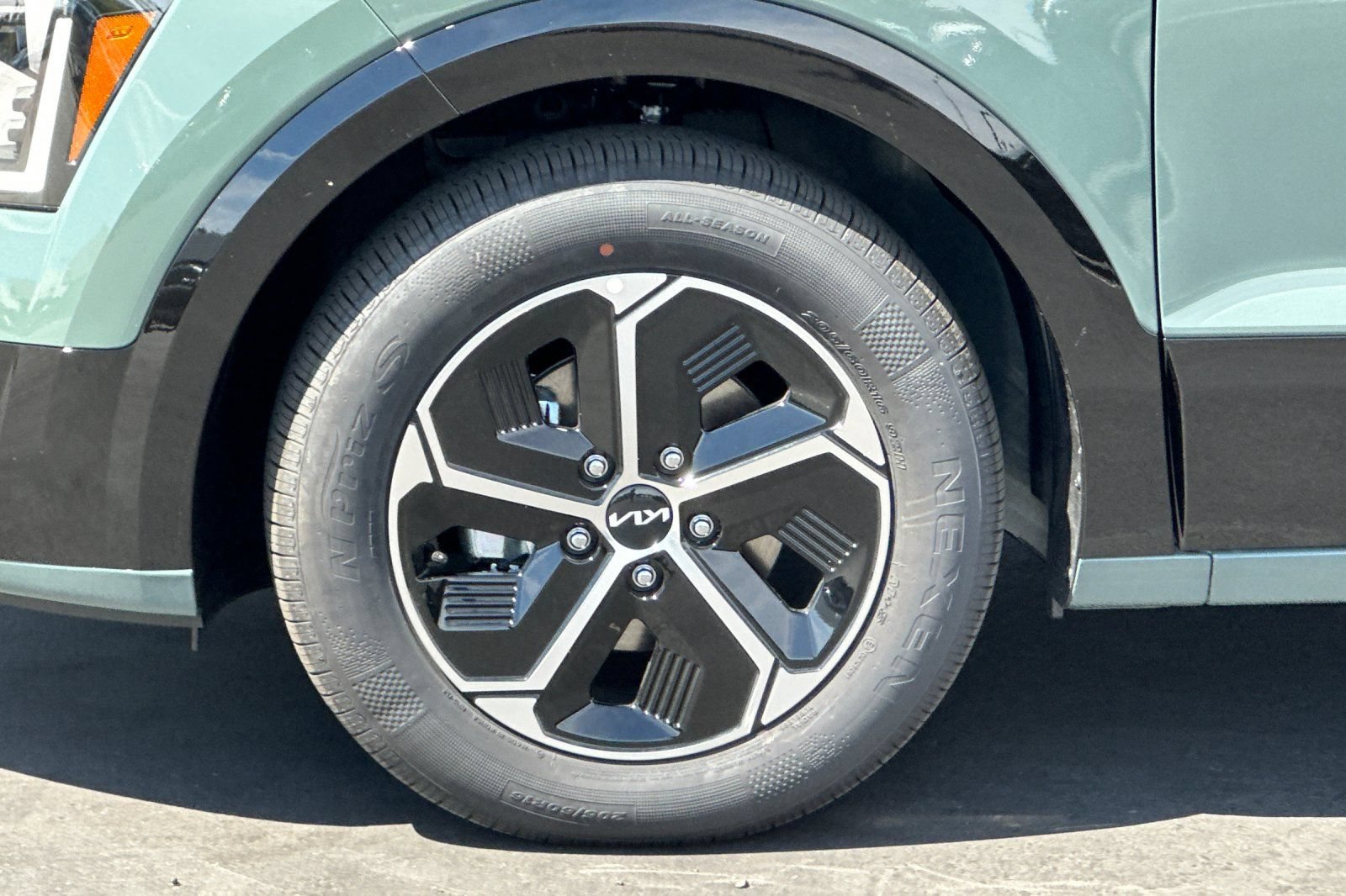 New 2026 Kia Niro FWD image 26