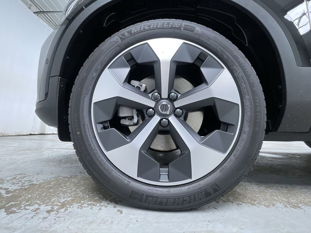 New 2026 Volvo XC40 B5 Plus w/ Protection Package Premier AWD/4WD image 7