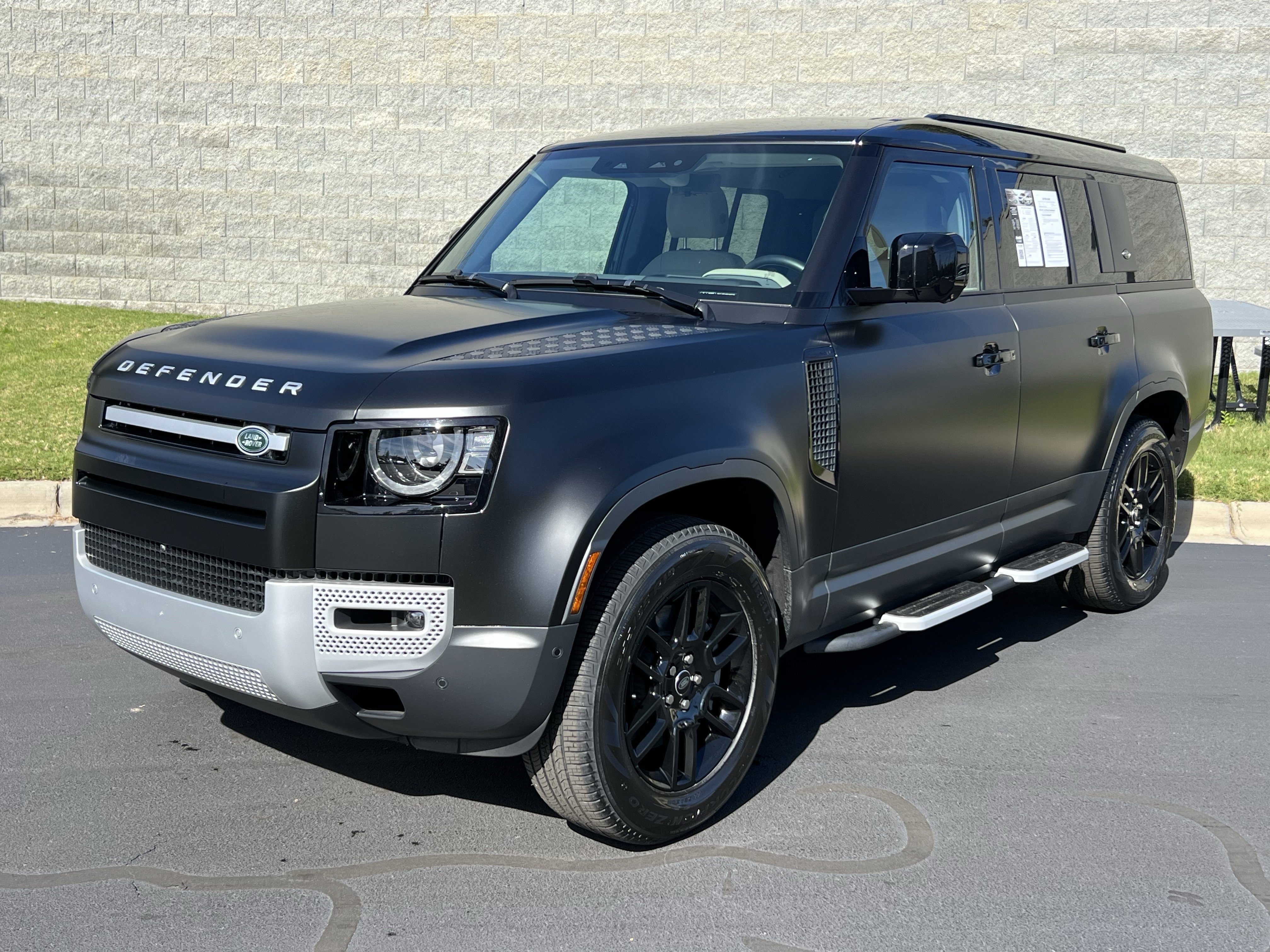 Used 2024 Land Rover Defender 130 S video 1